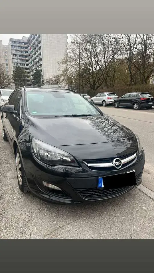 Gebraucht Opel Astra Energy 140 PS (102 kW) 2014 Schwarz Kombi