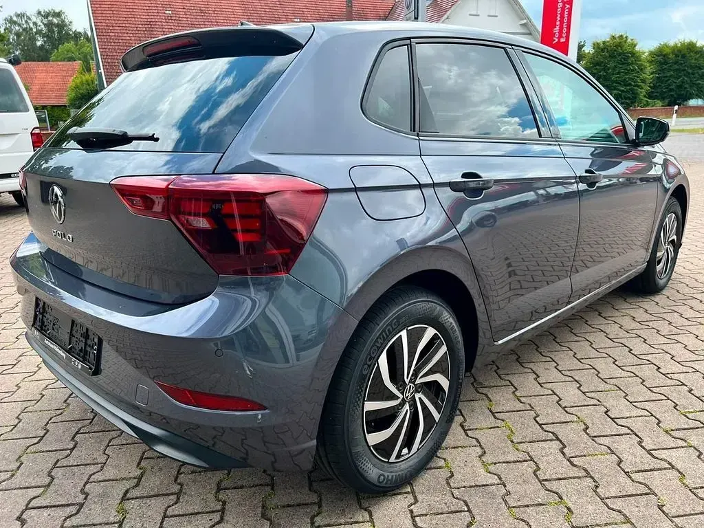Neu VW Polo Life 95 PS (69 kW) 2025 Grau Kleinwagen
