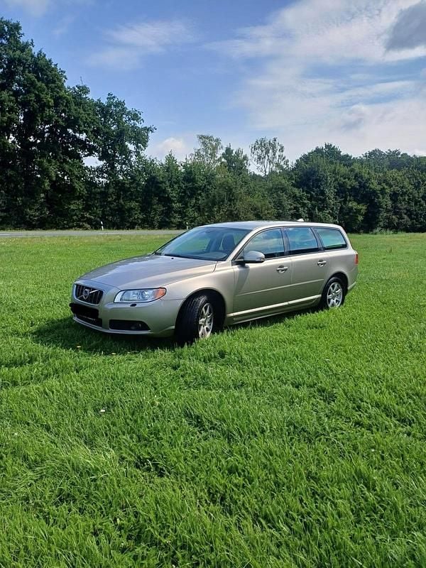 Gebraucht 2009 Volvo V70 Kombi | 9.000 € - Bild 1/4