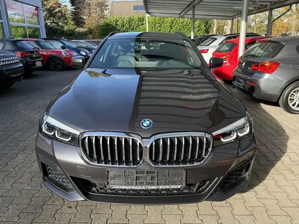 Gebraucht BMW 530e M Sport 292 PS (214 kW) 2022 Grau Kombi