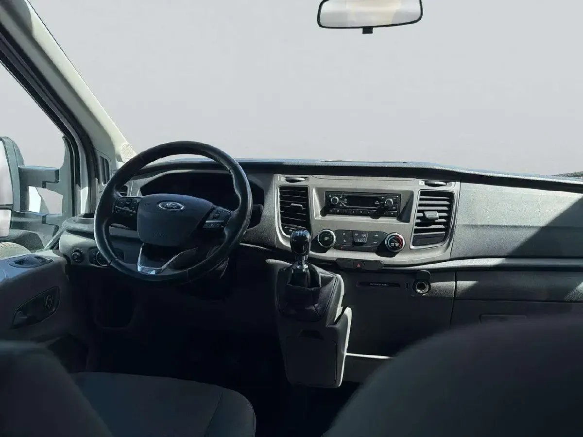 Gebraucht Ford Transit Trend 131 PS (96 kW) 2020 Frostweiß Van / Kleinbus