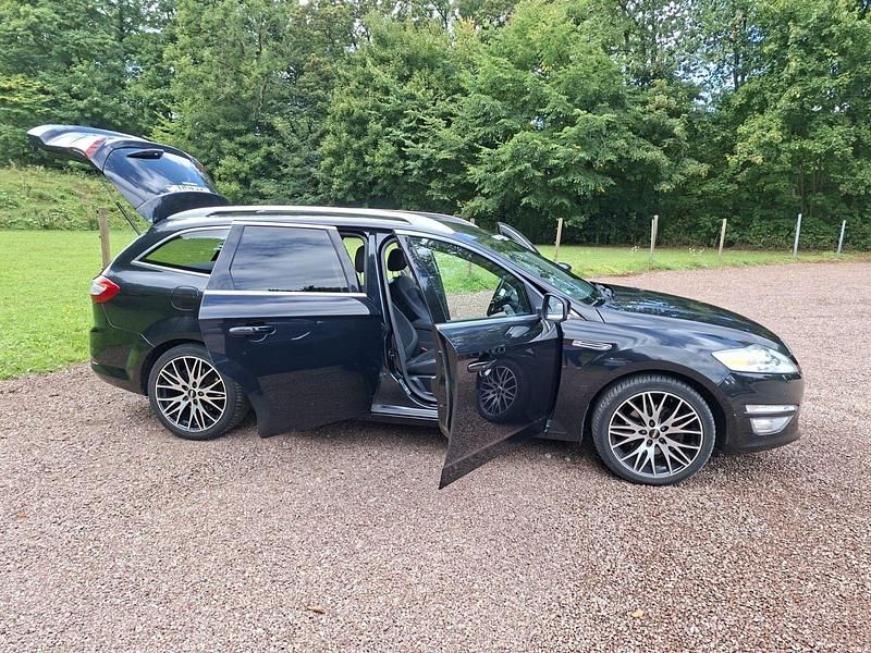 Schwarz Gebraucht 2011 Ford Mondeo Titanium Kombi | 4.999 € (Guter Preis) - Bild 1/4