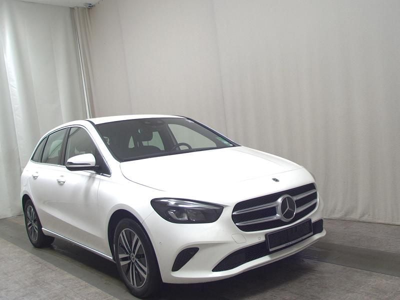Gebraucht Mercedes B250e Progressive 218 PS (160 kW) 2022 Weiss Van / Kleinbus