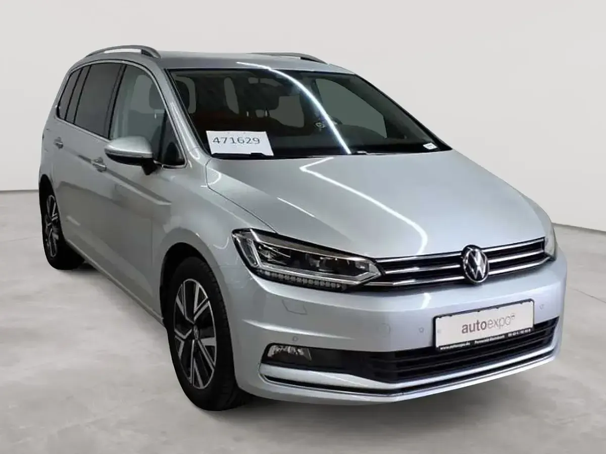 Gebraucht VW Touran Highline 150 PS (110 kW) 2023 Van / Kleinbus