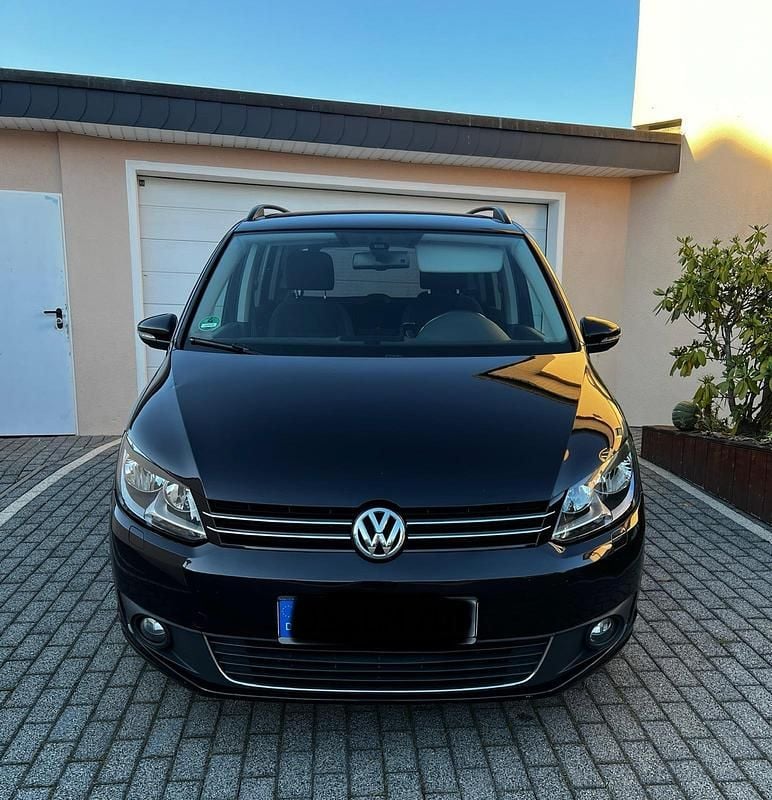 Schwarz Gebraucht 2013 VW Touran Comfortline Van / Kleinbus | 9.000 € (Guter Preis) - Bild 1/4