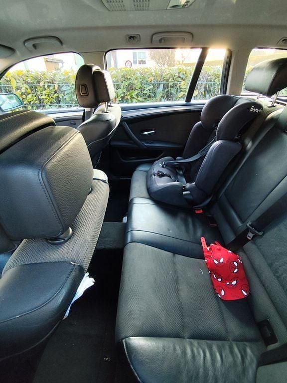 Gebraucht BMW 520 177 PS (130 kW) 2009 Grau Kombi