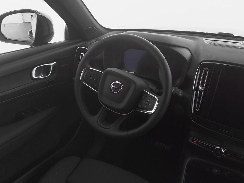 Neu Volvo EX40 Plus 2026 Onyx black SUV