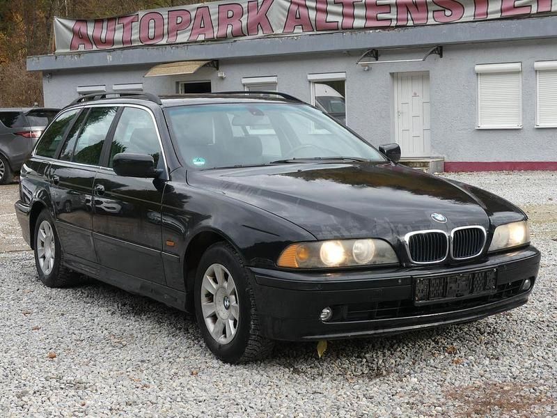 Blau Gebraucht 2002 BMW 525 Exclusive Kombi | 990 € (Guter Preis) - Bild 1/4