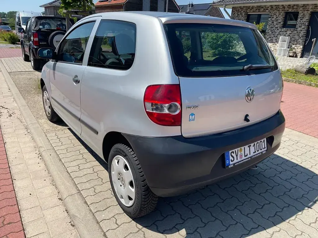 Gebraucht VW Fox 54 PS (39 kW) 2007 Silber Kleinwagen