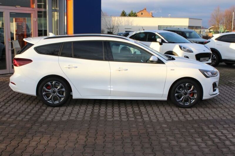 Gebraucht Ford Focus ST-Line 125 PS (91 kW) 2024 Weiß Limousine