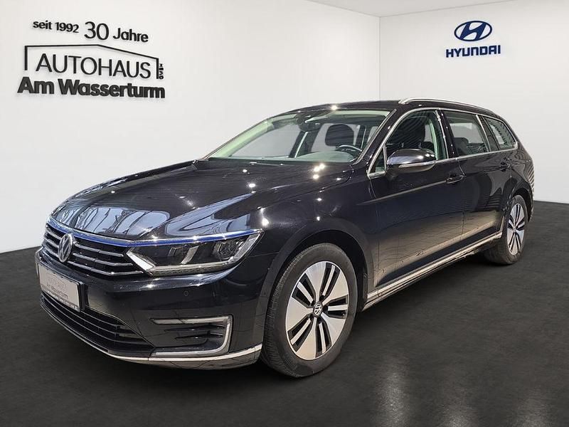 Gebraucht VW Passat Design 218 PS (160 kW) 2018 Deep black perleffekt Kombi
