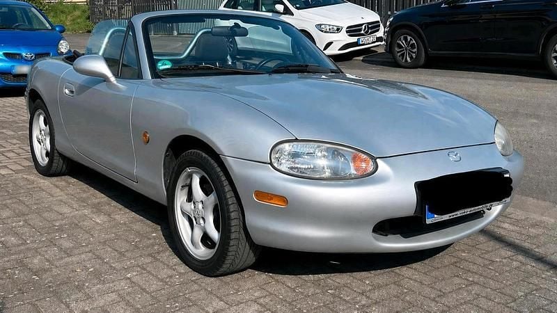 Second-hand Mazda MX5 110 CP (80 kW) 2000 Argintiu Cabrio
