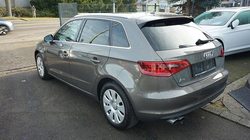 Gebraucht Audi A3 Ambiente 122 PS (89 kW) 2014 Grau Limousine