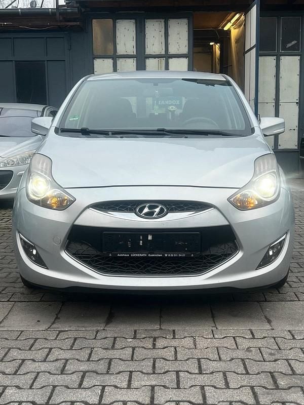 Gebraucht Hyundai ix20 2011 Silber Kleinwagen
