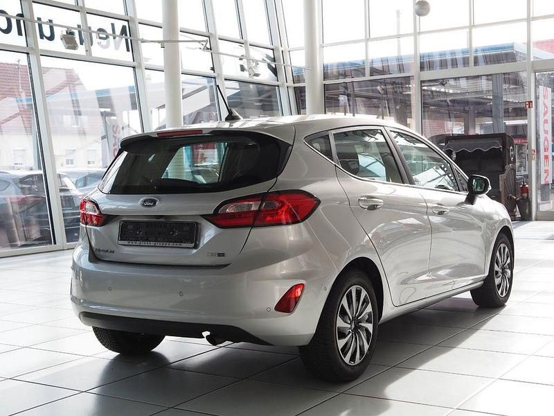 Second-hand Ford Fiesta Cool & Connect 75 CP (55 kW) 2022 Argintiu Berlinǎ