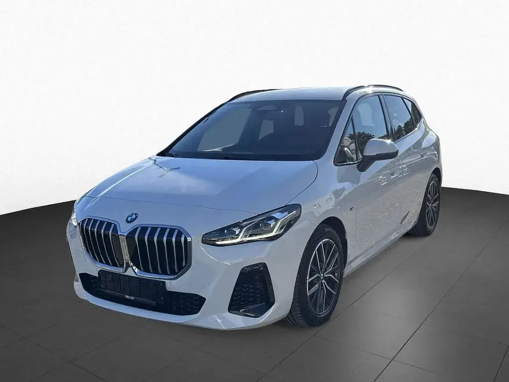 Gebraucht BMW 220 M Sport 163 PS (119 kW) 2025 Weiß Van / Kleinbus