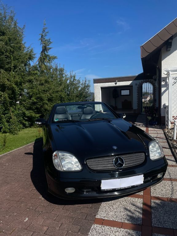 Schwarz Gebraucht 2000 Mercedes SLK320 Cabrio | 10.499 € (Teuer) - Bild 1/4