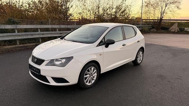 Weiß Gebraucht 2012 Seat Ibiza Limousine | 5.190 € (Etwas zu teuer) - Bild 1/4