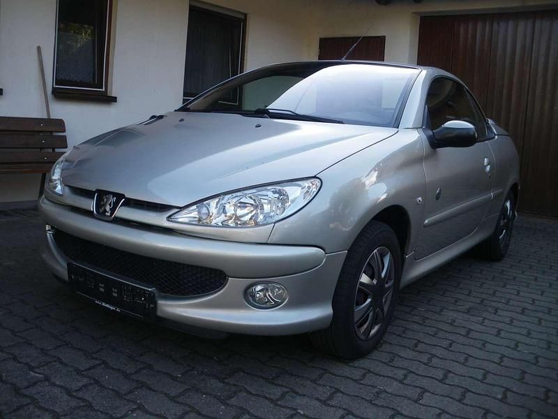 Gris cendre Gebraucht 2006 Peugeot 206 CC Roland Garros Cabrio | 1.900 € (Fairer Preis) - Bild 1/4