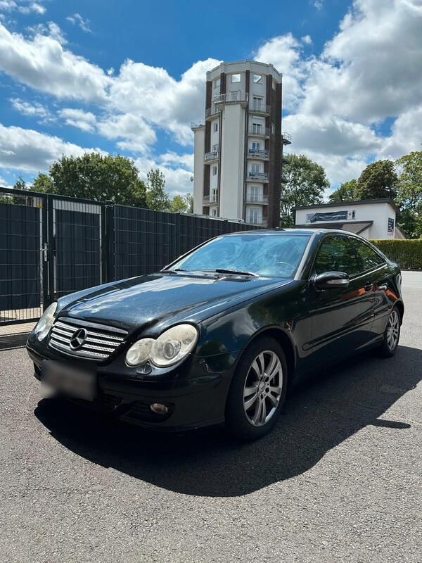 Schwarz Gebraucht 2006 Mercedes C230 Coupé | 5.800 € (Teuer) - Bild 1/4