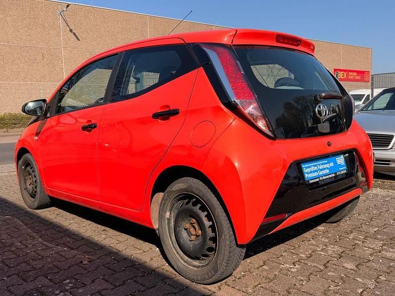 Gebraucht Toyota Aygo X-cite 69 PS (50 kW) 2014 Orange Kleinwagen
