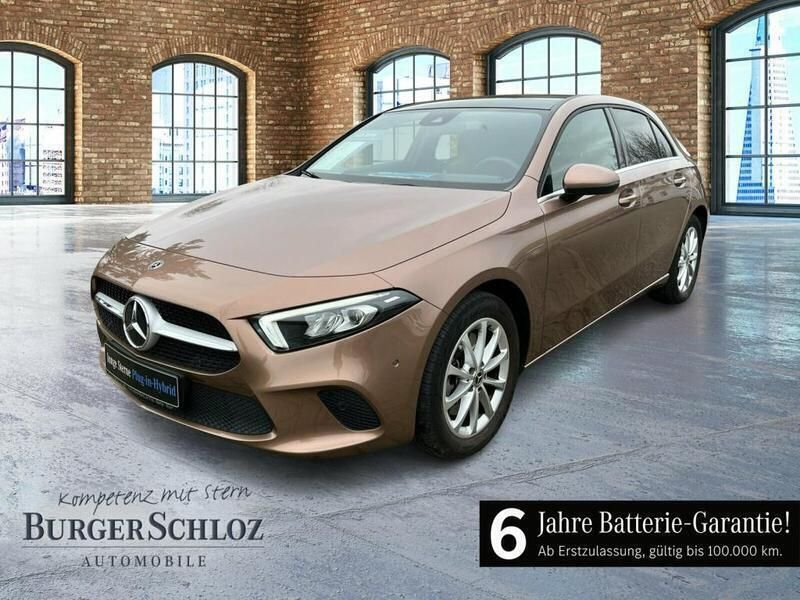 Gebraucht Mercedes A250 Style 160 PS (117 kW) 2022 Rosgold Limousine