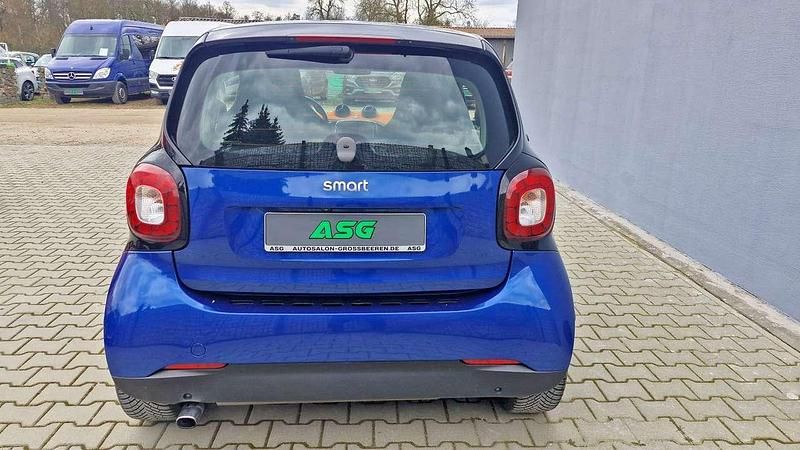 Gebraucht Smart ForTwo Coupé Passion 90 PS (66 kW) 2016 Schwarz / blau Kleinwagen