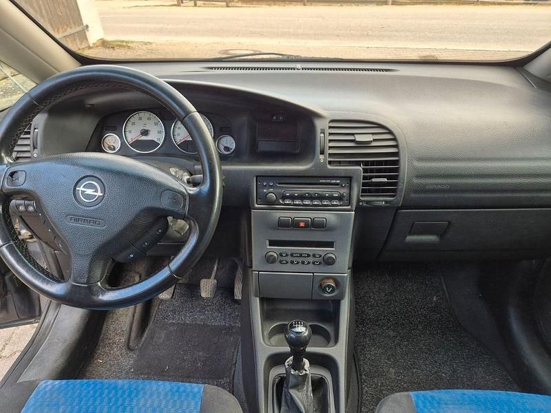 Gebraucht Opel Zafira 125 PS (91 kW) 2004 Grau Van / Kleinbus