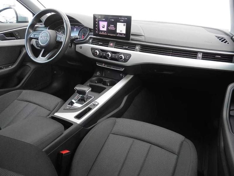 Gebraucht Audi A4 163 PS (119 kW) 2021 Silber Kombi