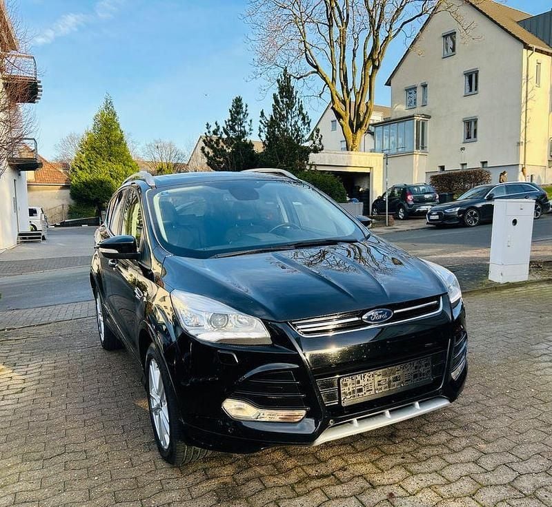 Gebraucht Ford Kuga Individual 150 PS (110 kW) 2016 Shadow black SUV