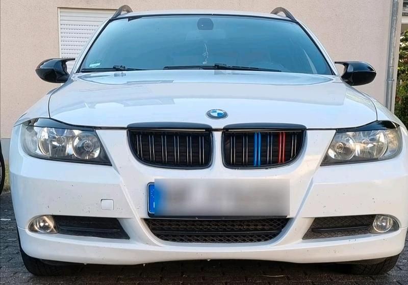 Gebraucht BMW 320 163 PS (119 kW) 2008 Weiß Kombi