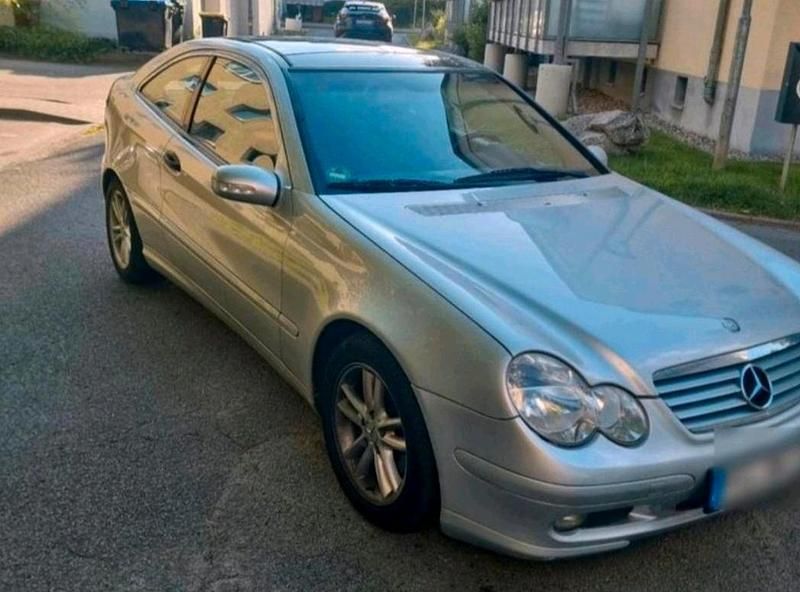 Silber Gebraucht 2003 Mercedes C180 Coupé | 1.200 € (Superpreis) - Bild 1/4