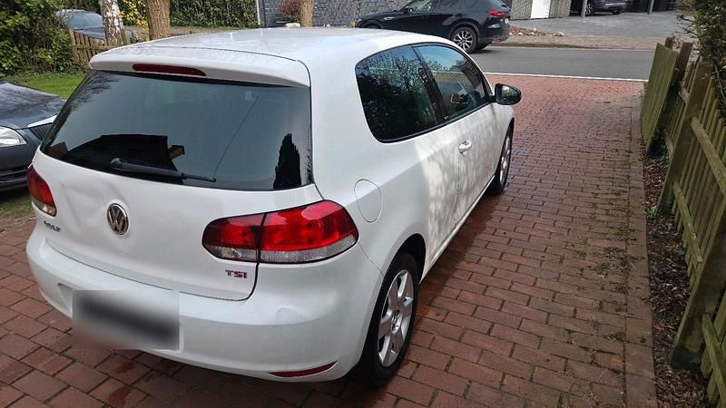 Gebraucht VW Golf Style 105 PS (77 kW) 2011 Weiß Coupé