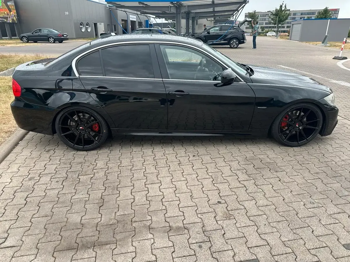 Gebraucht BMW 325 M Sport 201 PS (147 kW) 2011 Schwarz Limousine