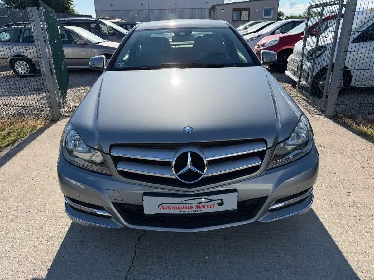 Gebraucht Mercedes C180 156 PS (114 kW) 2012 Grau Coupé