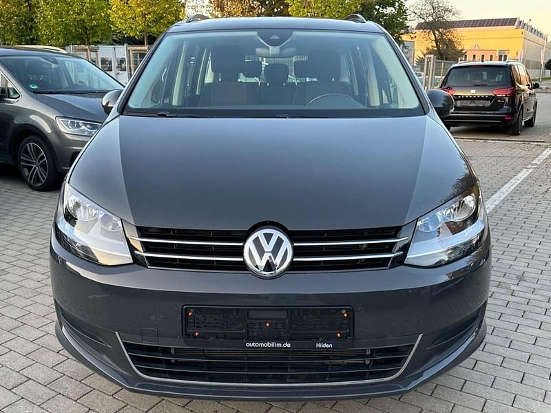 Gebraucht VW Sharan 150 PS (110 kW) 2021 Grau Van / Kleinbus