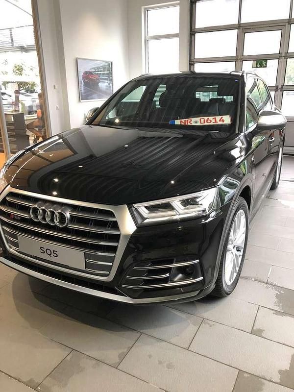 Schwarz Gebraucht 2018 Audi SQ5 SUV | 37.350 € (Fairer Preis) - Bild 1/4