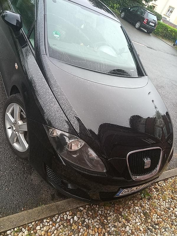 Schwarz Gebraucht 2011 Seat Leon Ecomotive Limousine | 4.300 € (Fairer Preis) - Bild 1/4