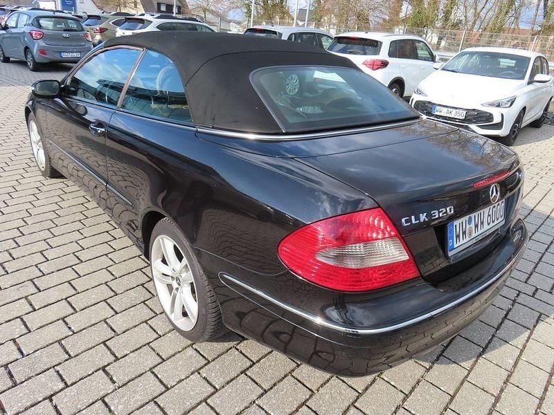 Gebraucht Mercedes CLK320 224 PS (164 kW) 2008 Schwarz Cabrio