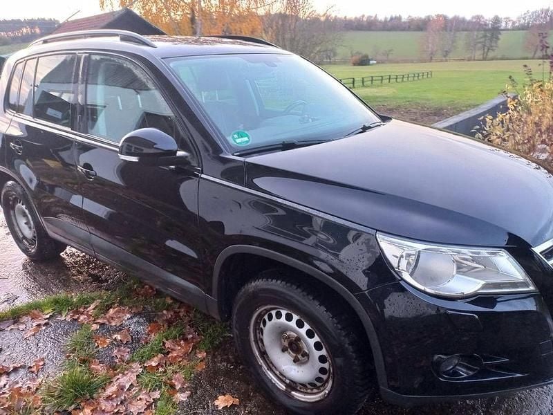 Gebraucht VW Tiguan Trendline 122 PS (89 kW) 2011 Schwarz SUV