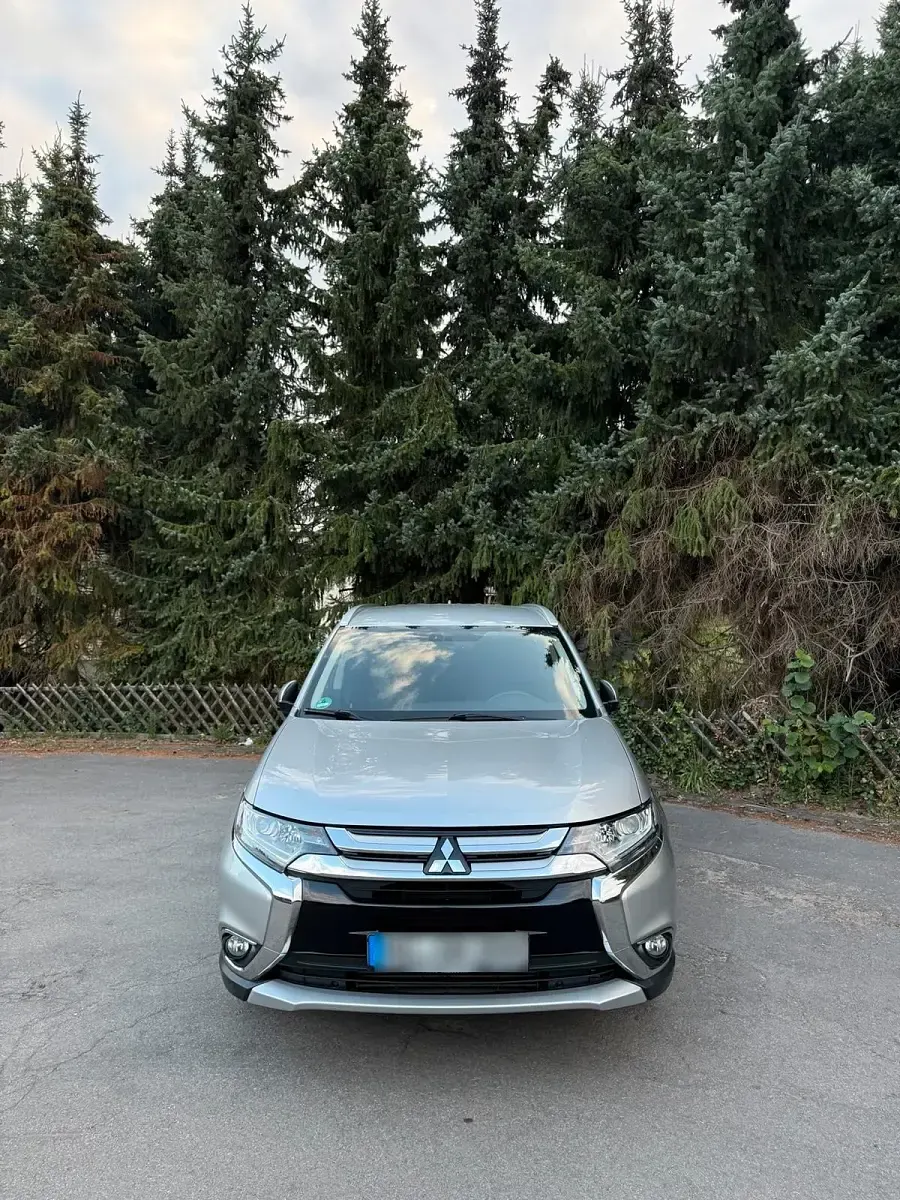 Gebraucht Mitsubishi Outlander 150 PS (110 kW) 2018 Silber SUV