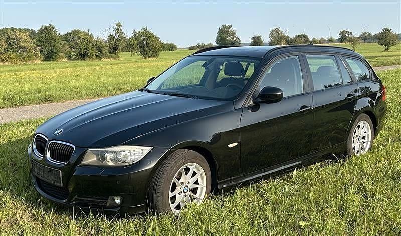 Schwarz Gebraucht 2010 BMW 318 Kombi | 3.999 € (Guter Preis) - Bild 1/4
