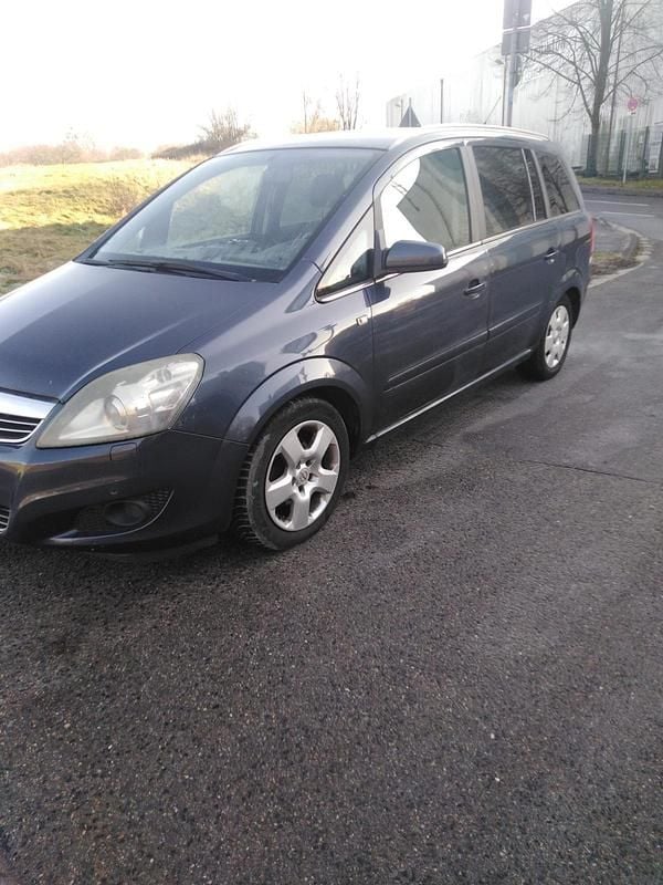 Silber Gebraucht 2009 Opel Zafira Van / Kleinbus | 1.300 € (Superpreis) - Bild 1/4