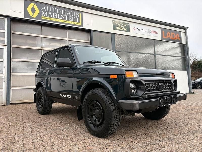 Gebraucht Lada niva 83 PS (61 kW) 2020 Grün SUV