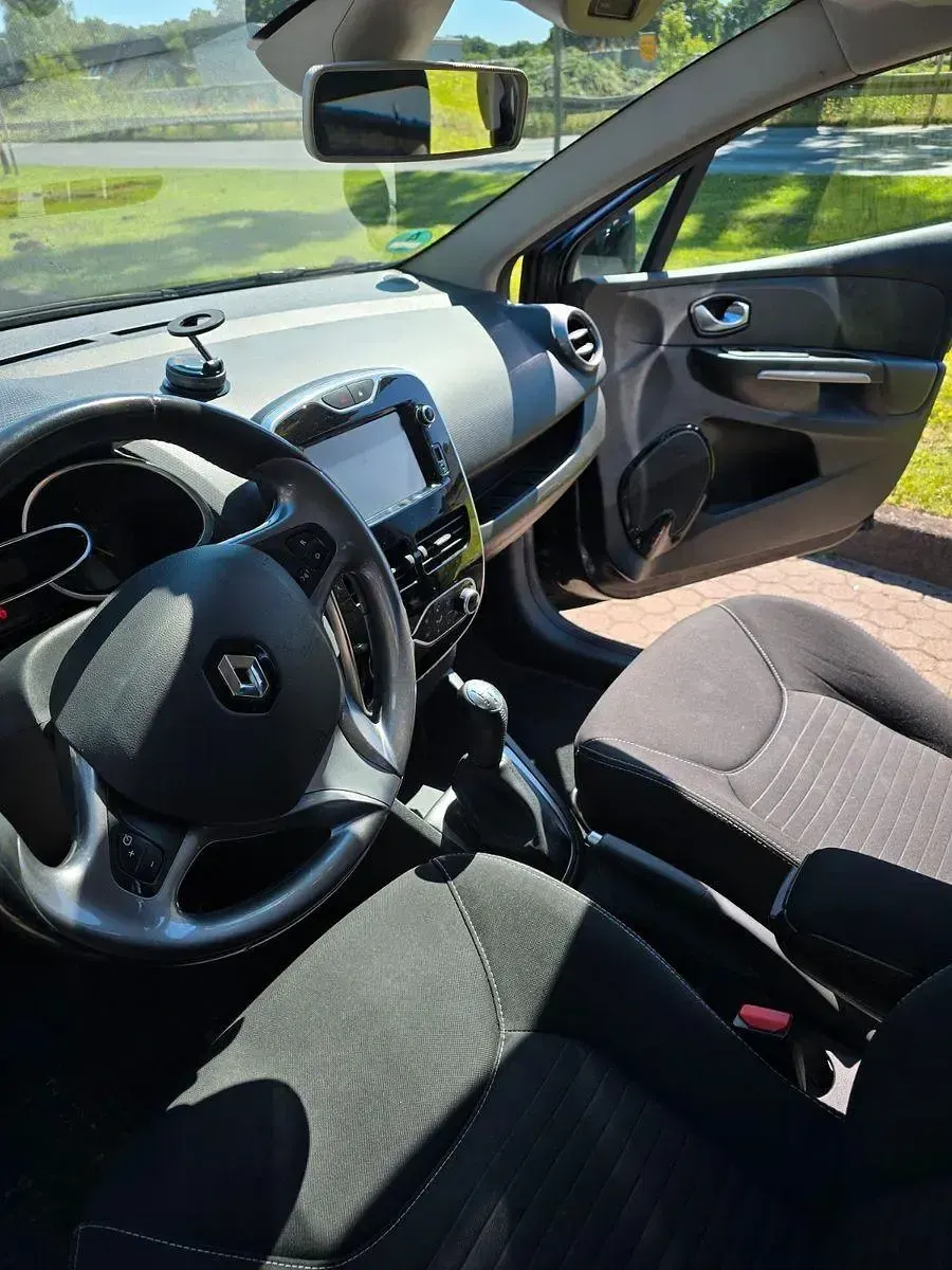 Gebraucht Renault Clio LIMITED 73 PS (53 kW) 2015 Schwarz Kleinwagen