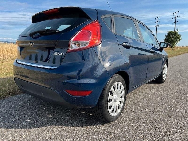 Blau Gebraucht 2017 Ford Fiesta Trend Kleinwagen | 7.000 € (Guter Preis) - Bild 1/4