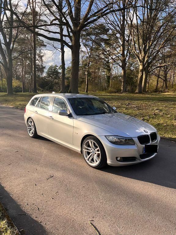 Gebraucht BMW 330 Performance 245 PS (180 kW) 2009 Silber Kombi