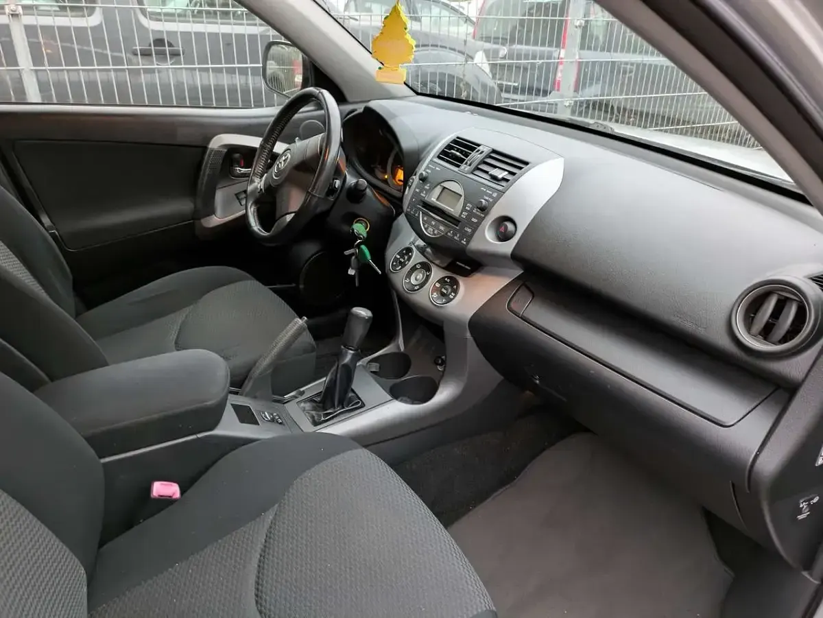 Gebraucht Toyota RAV4 Sol 152 PS (111 kW) 2006 Silver metallic SUV