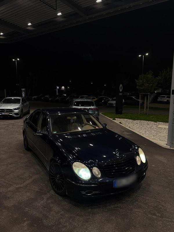 Gebraucht Mercedes E500 306 PS (225 kW) 2002 Blau Limousine