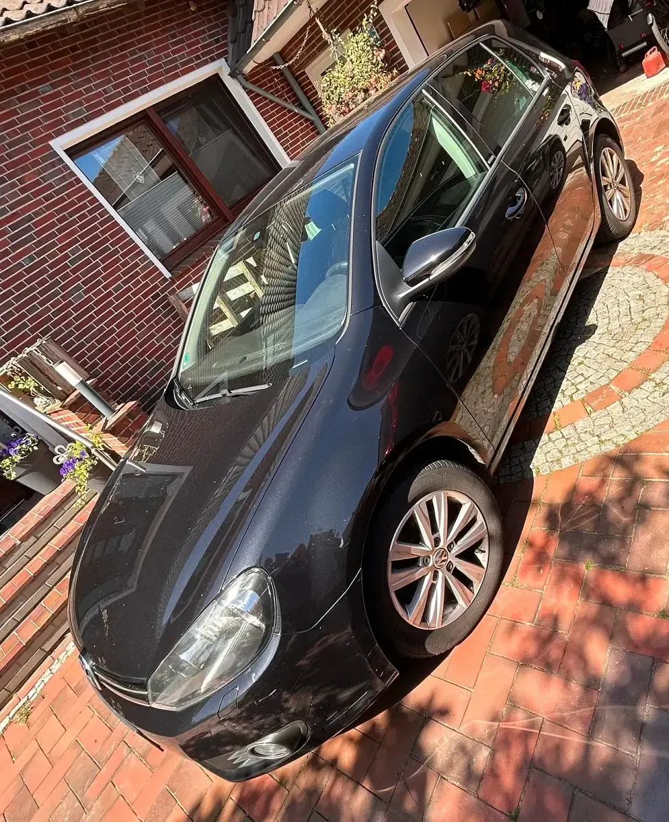 Gebraucht VW Golf VII 85 PS (62 kW) 2012 Schwarz Limousine